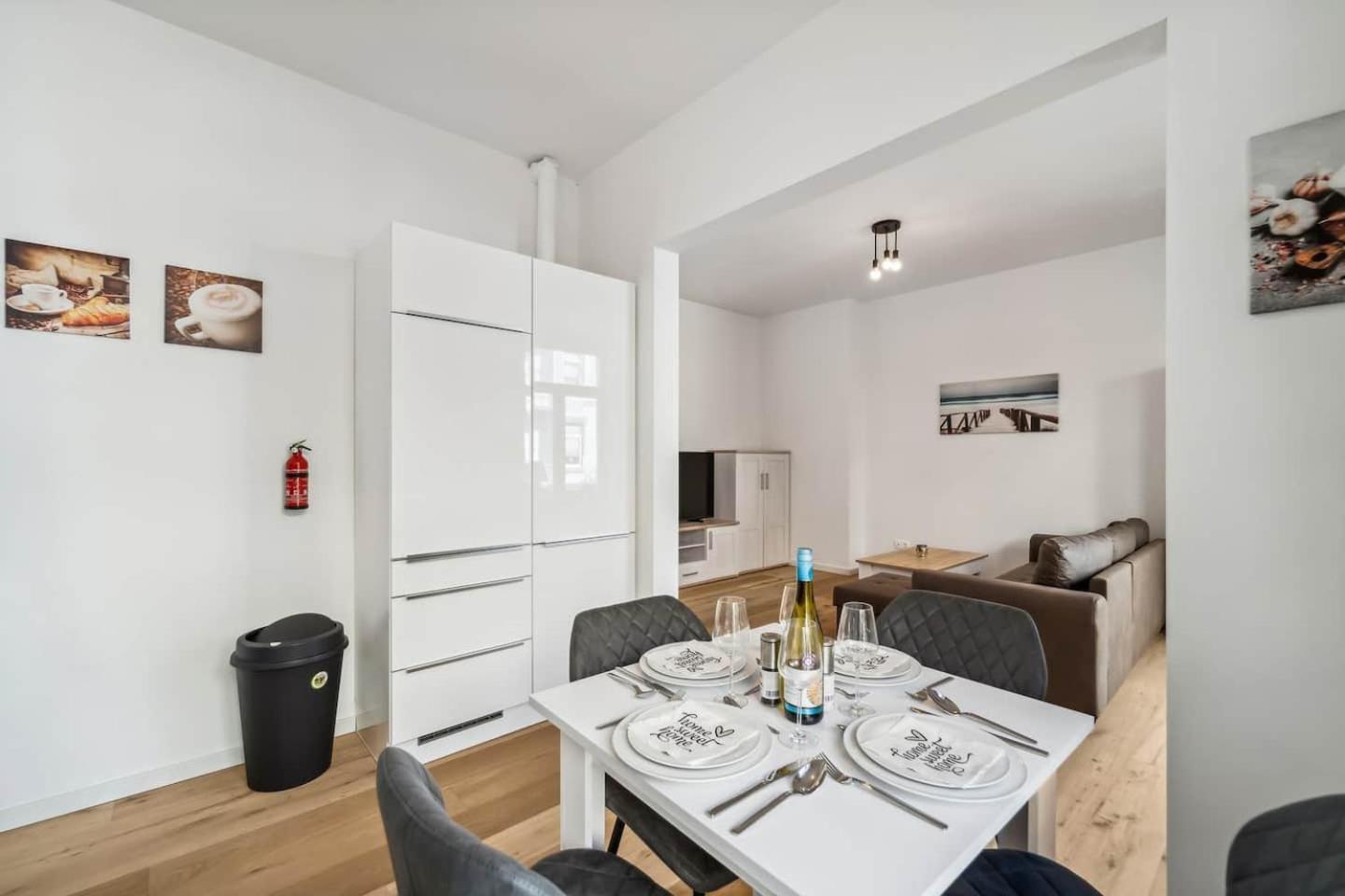 Infinity Stay Ferienapartments Rheinstrasse Wilhelmshaven Luaran gambar