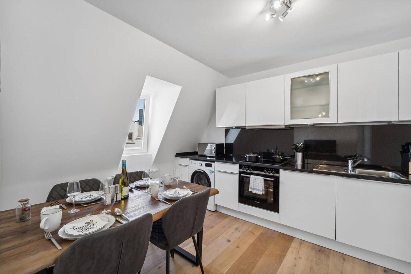 Infinity Stay Ferienapartments Rheinstrasse Wilhelmshaven Luaran gambar